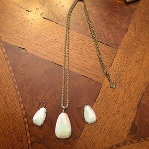 Kendra Scott Elegant Gold and White Jewelry Set reversible